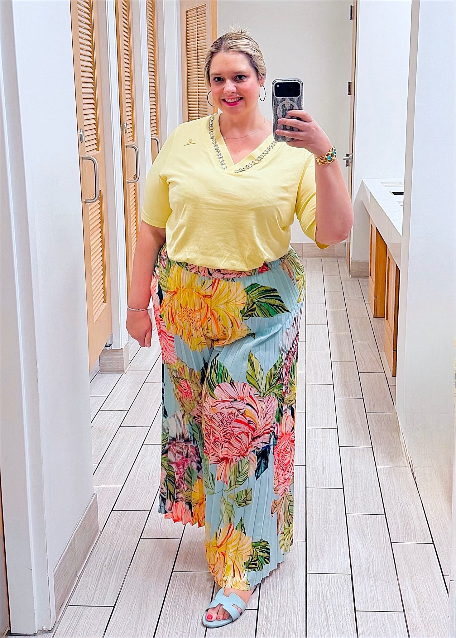 Summer office ootd. These pants are so fun and comfortable- and I’ve been getting compliments on them all day!

#LTKPlusSize #LTKWorkwear #LTKootd