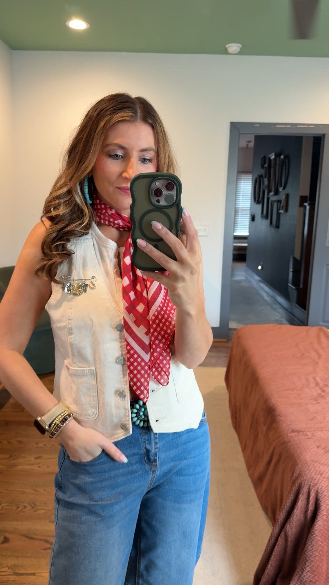 What I wore out in Nashville!

Levi’s vest (medium)
Barrel leg jeans (6)
Turquoise jewelry 

Casual outfit, spring outfit, western outfit, easy outfit, barrel leg jeans

#LTKootd #LTKSaleAlert #LTKSeasonal
