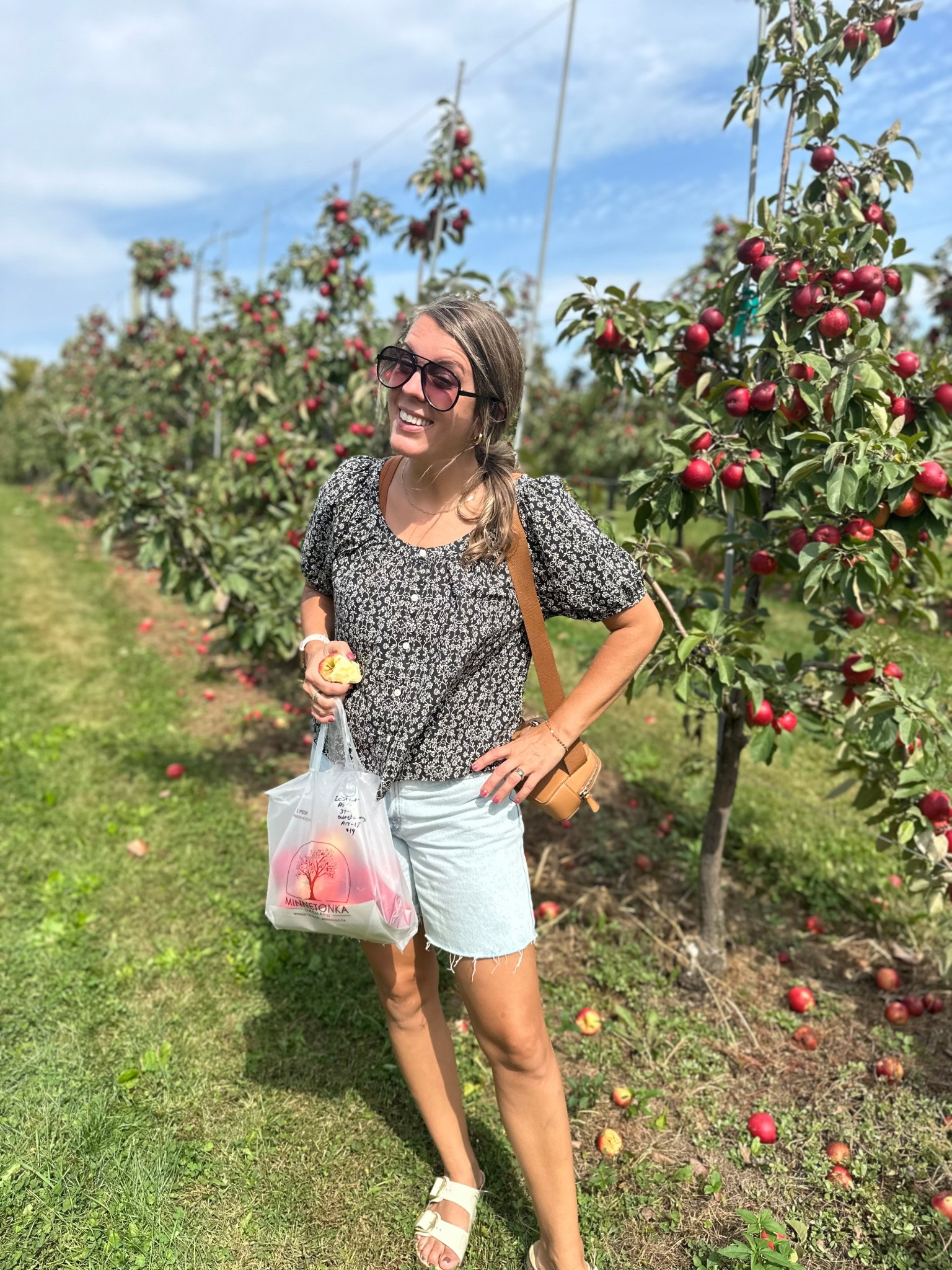 Fall/Summery vibes! Loved this fit for the apple orchard with such versatile shorts 👌

#LTKFallSale #LTKSeasonal #LTKFindsUnder50