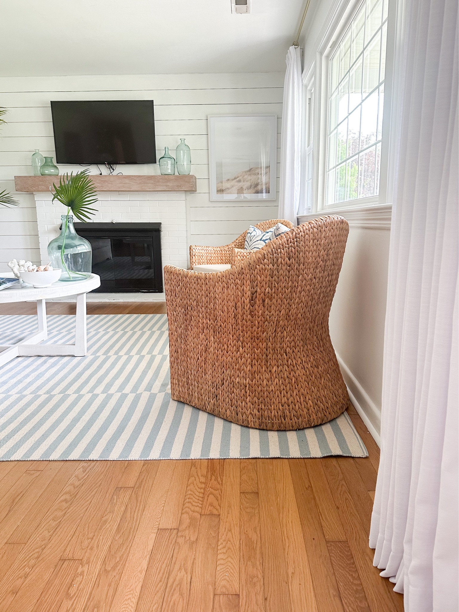 Coastal living room beach cottage 