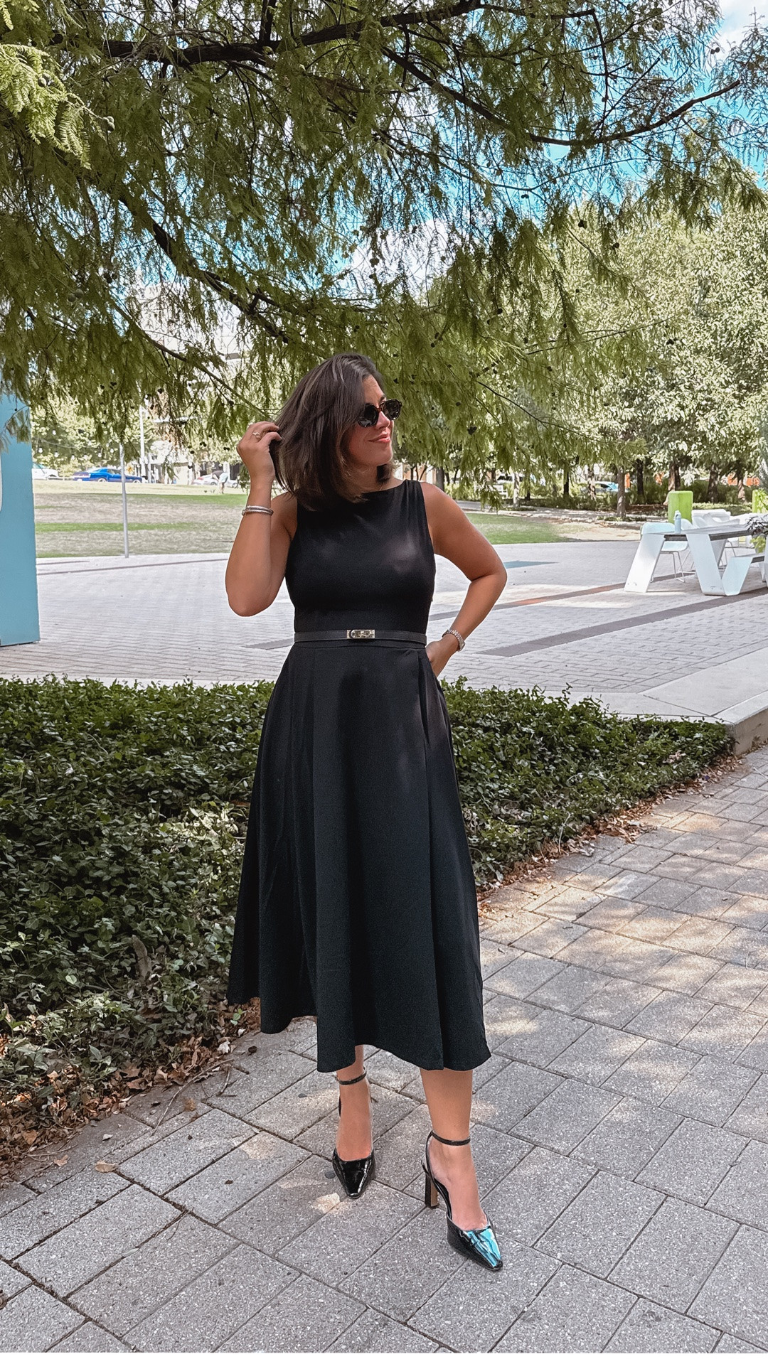 A built in bra with support & pockets, @ogl_moves gets it 👏 Wearing a medium in this dress and you can get 20% off with my code. Comment WORKWEAR and I’ll send it and the links to your DMs.

#LTKSeasonal #LTKWorkwear #LTKMidsize
