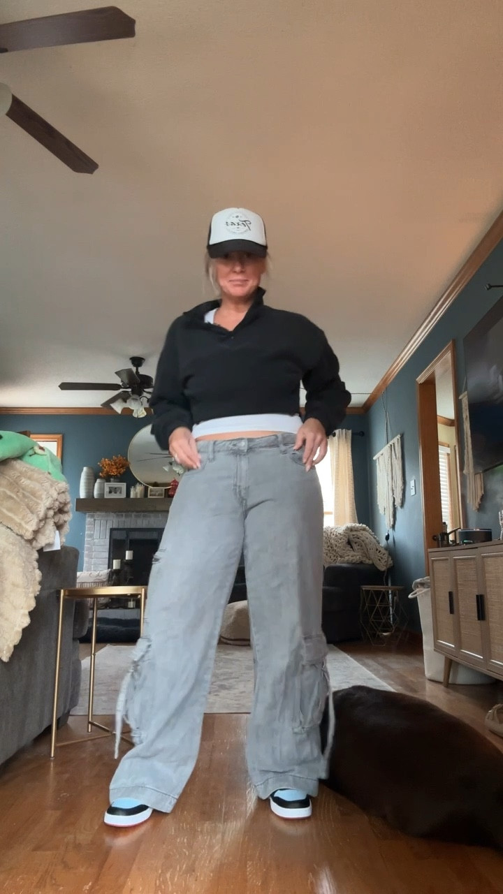 It’s officially Fall and I’m here for it! Got these cute jeans at Target! I’m 5’3 and they are short girl friendly. I got them in a size 10.
Shoes are a kids size 6y

#LTKFallSale #LTKMidsize #LTKFindsUnder100