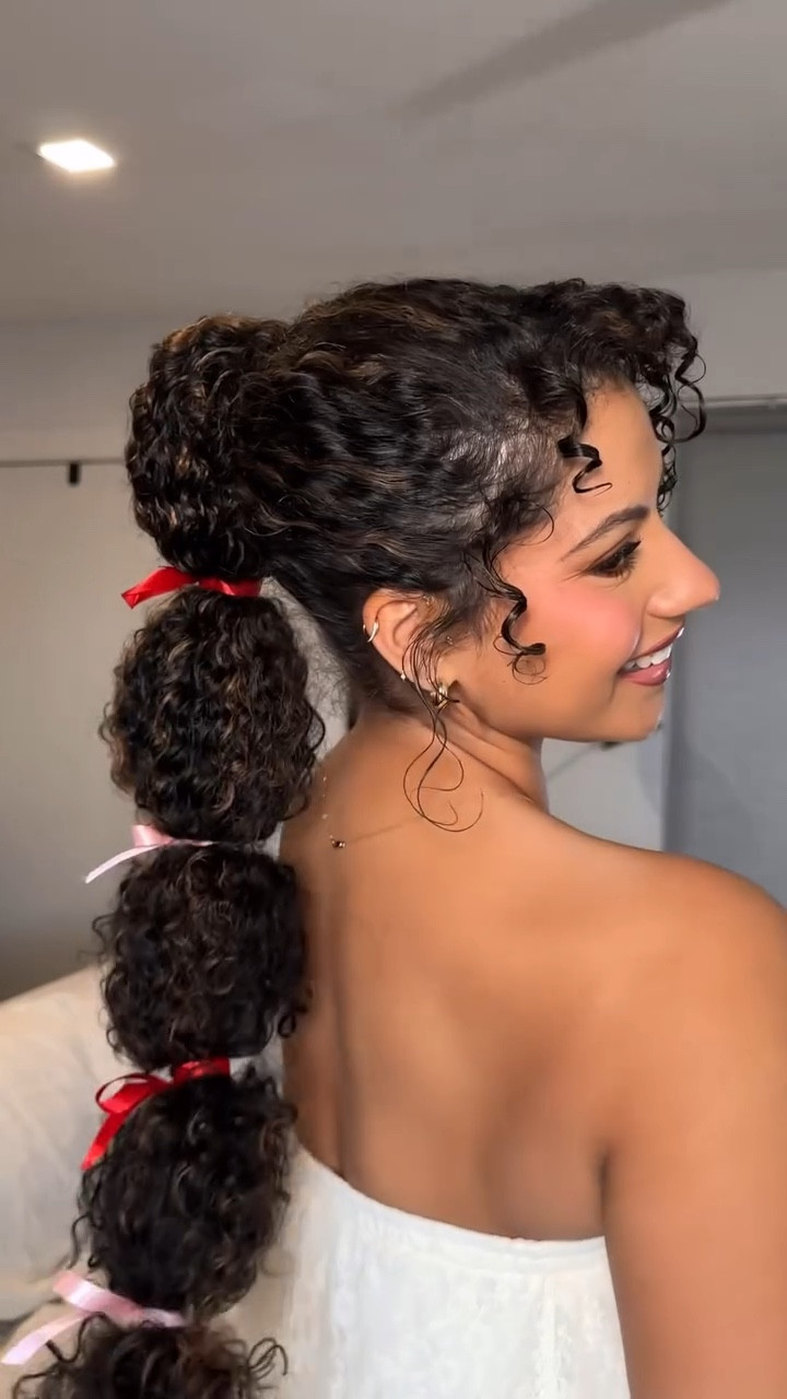 The perfect curly hairstyle for Valentine’s Day! 🎀 this is my favorite curly drawstring ponytail under $30 and it matches my hair perfectlyyy, I’m obsessed! Comment HAIR for 🔗’s to this look! 🥰💘

#curlyhair #curlyhairstyles #3bcurls #hairstyleinspo #hairstyleideas #protectivestyles #naturalhairstyles