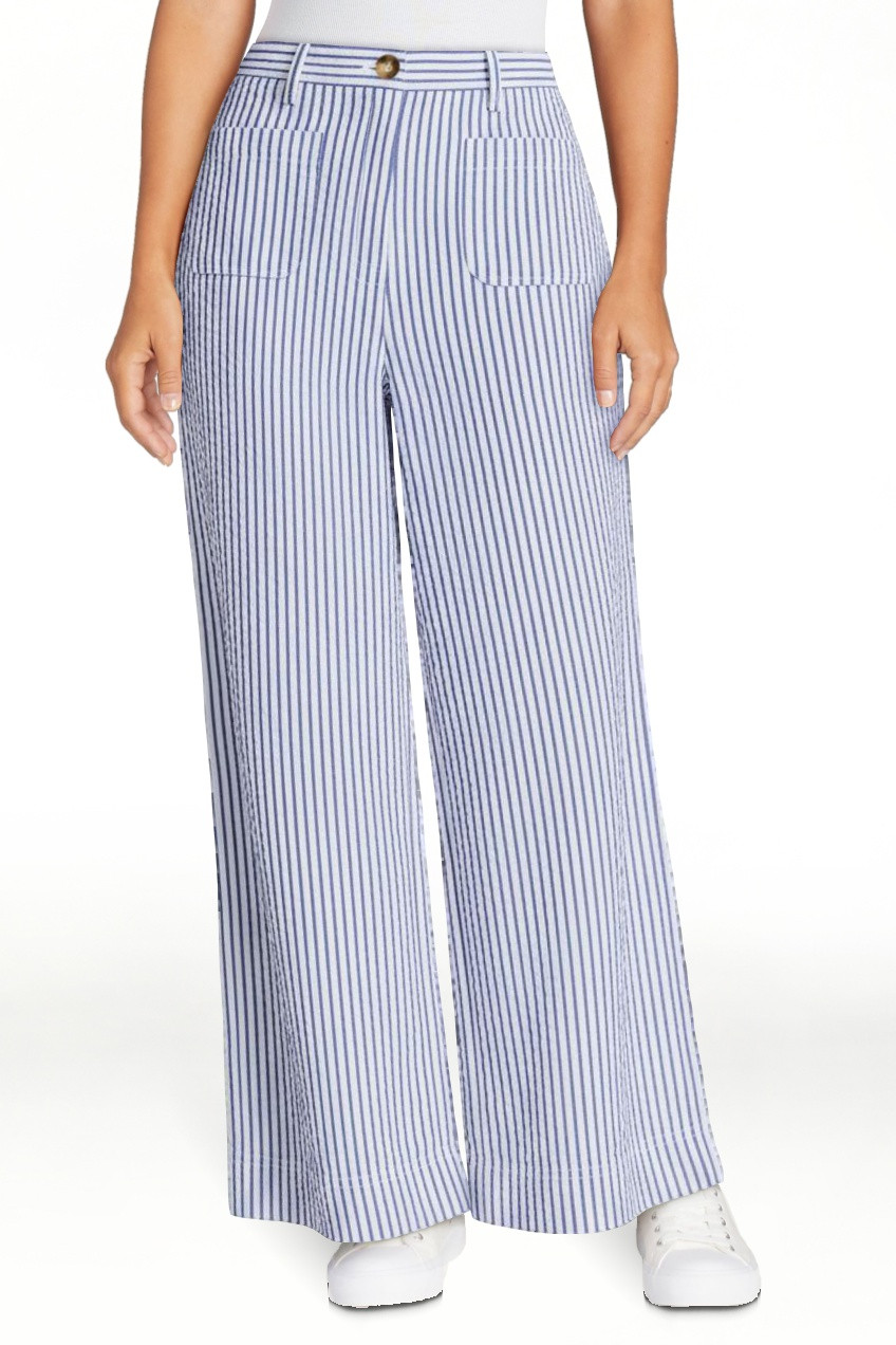 Free Assembly Women's High Rise Cropped Patch Pocket Seersucker Pants, 26" Inseam, Sizes XS-XXL | Walmart (US)