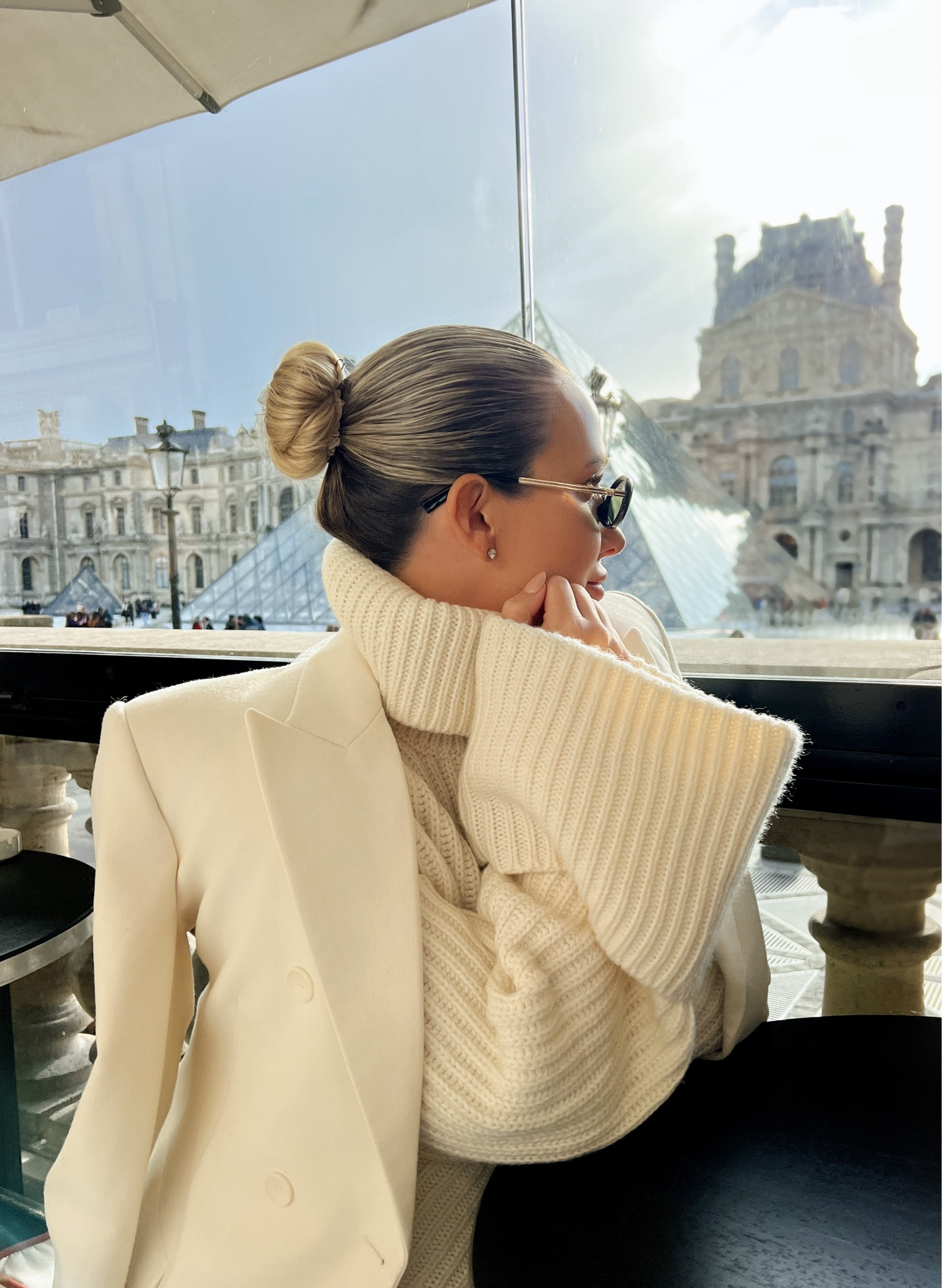 a monochromic look always wins 