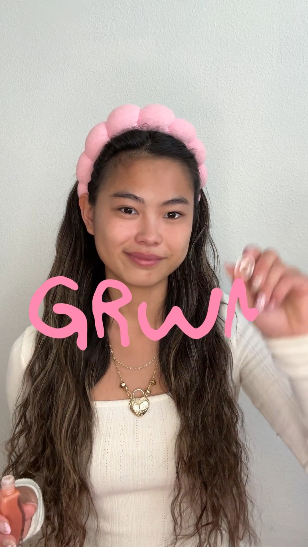 get ready with me! ⭐️ easy “natural looking” makeup routine. 

necklace and long sleeve top are linked 🔗

sunscreen, lip gloss, eye shadow, false lashes, eyeliner, eyebrow gel, blush/bronzer, and faux freckles.

#LTKselfcare #LTKgrwm #LTKdayinmylife