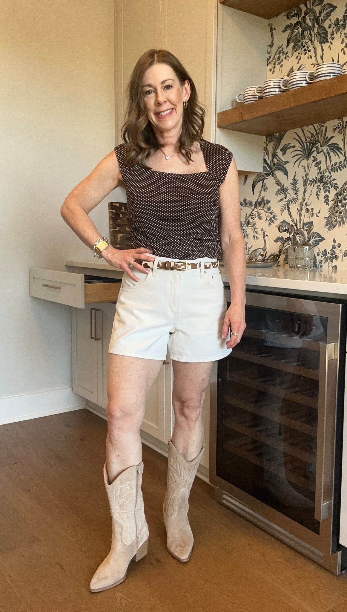 Festival or Concert Outfit
Loft brown polka dot top! I sized up to a medium because it runs small
Levi’s cinch waist shorts
Loft Belt
Old boots
#festivaloutfit #countryconcertoutfit

#LTKPetite #LTKFestival #LTKootd