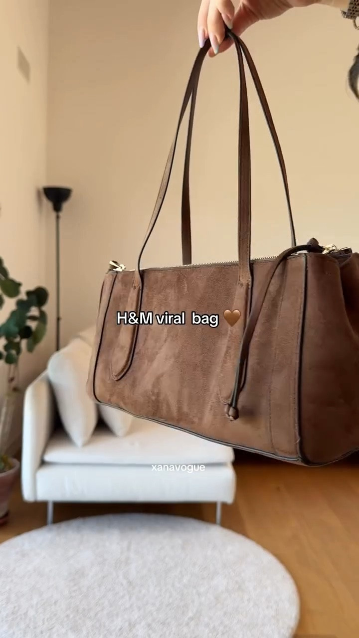 The perfect dark brown shoulder bag for fall 🤎
Lightweight, chic, and fits all your essentials. Also available in beige!

#LTKItBag #LTKStyleTip #LTKWorkwear