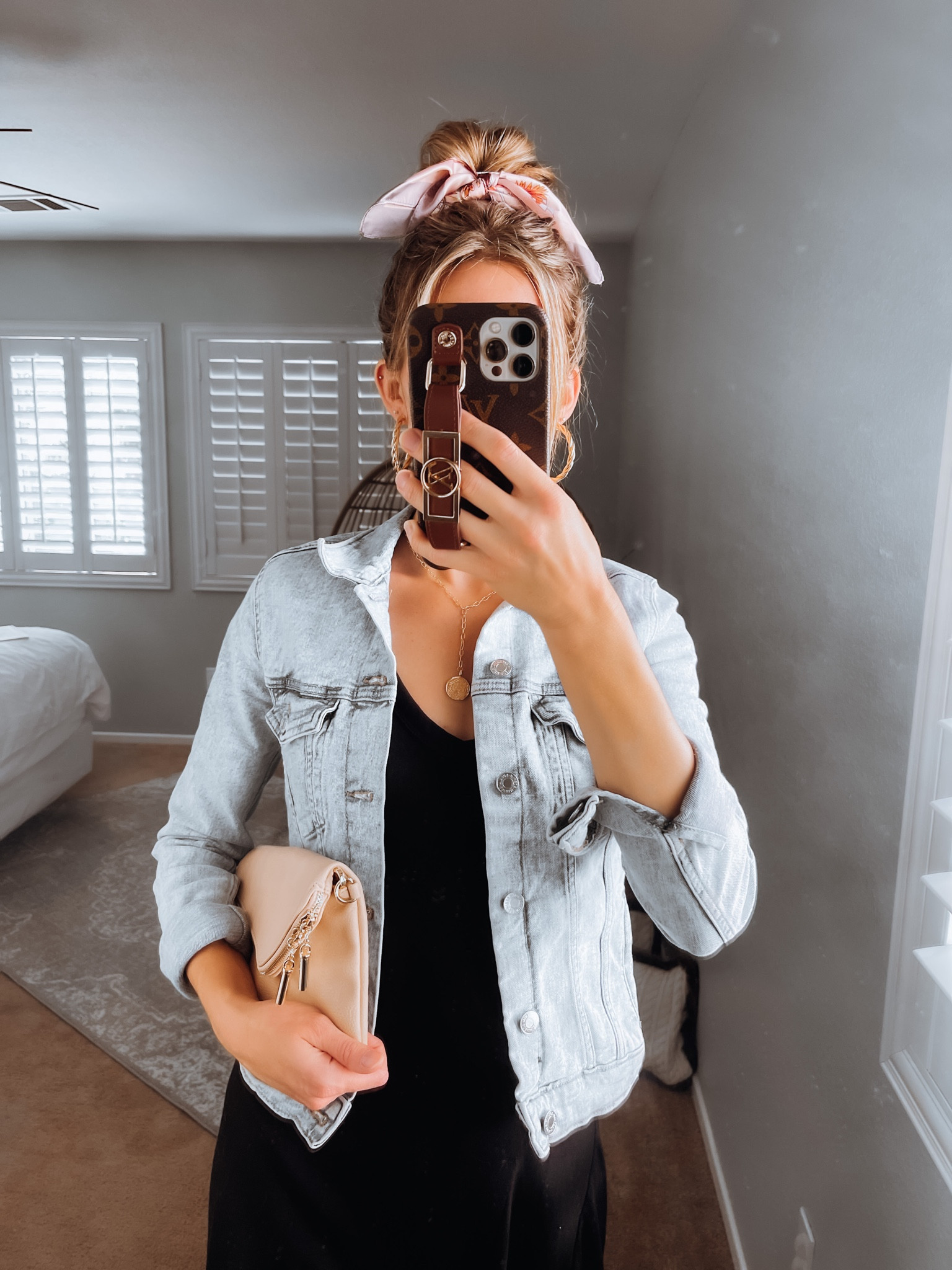 Black dress vibes. Wearing a small. 

www.livingbarelyblonde.com
#blackmaxidress #blackdress #maxidress #nudeclutch #hairscarf #goldpendantnecklace #goldhoopearrings #jenniferxerin #barelyblonde

#LTKunder50 #LTKunder100 #LTKFind