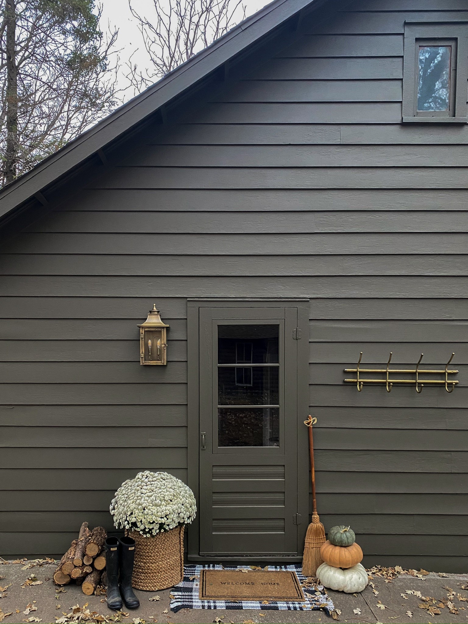 Our cabin exterior always has me 😍. This pendant light is my fav and it’s currently on sale! 

Link below!

#LTKStyleTip #LTKSeasonal #LTKHome