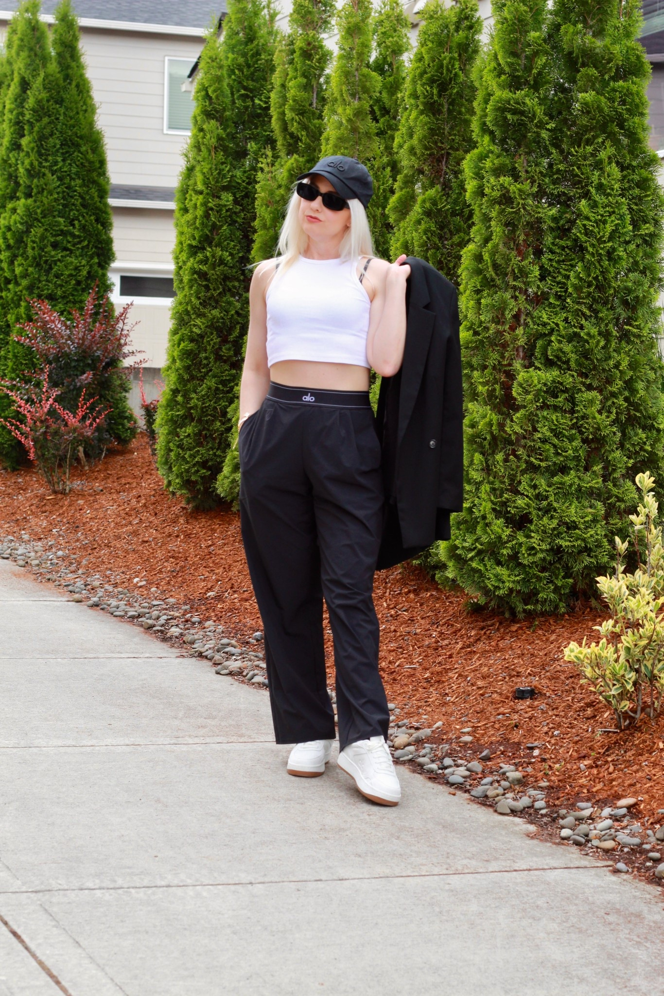 Just another way I’ve styled the ALO suit up trouser recently! Equal parts comfy and versatile! 🖤

#LTKSeasonal #LTKStyleTip #LTKSummerEdit