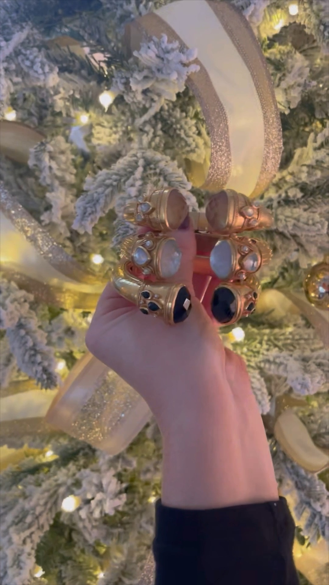 It's cuffing season! 

#LTKstyletip #LTKHoliday #LTKGiftGuide