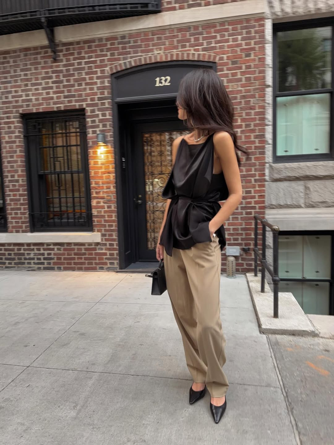  Saturday night out look. Linking similar necklace and trousers

 