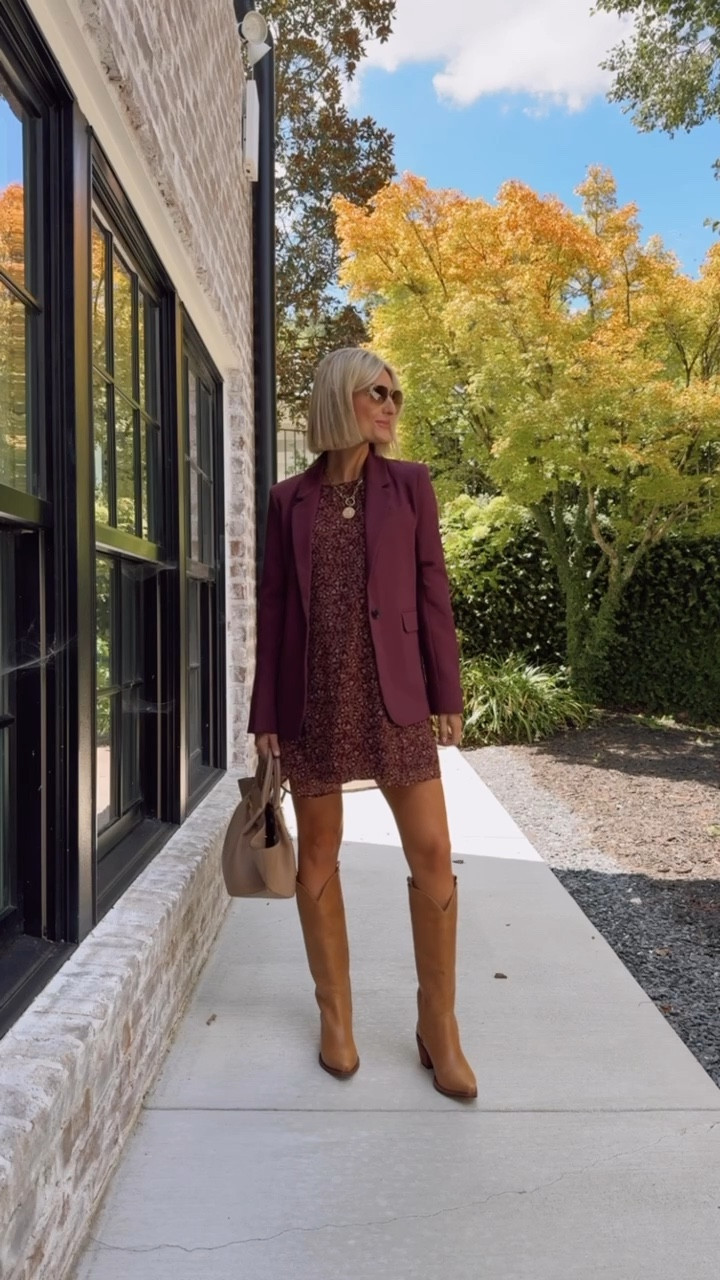 Love the monochromatic look of the blazer & dress! Wearing an XS! Use code AFLOVELRY for an extra 15% off this blazer!

Loverly Grey, fall looks, fall dress, maroon blazer, fall outfit 

#LTKSaleAlert #LTKStyleTip #LTKSeasonal