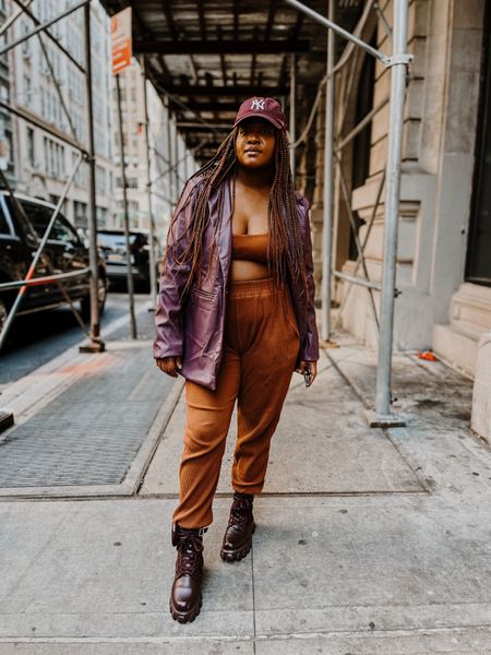 Day 1 NYFW: Out here for Fashion Week! Got of the train wearing this exercise two piece set. Couldn’t change in my fashion look. Since I was in a rush I added a leather blazer, military boots, NYC cap. I was ready to head to my first show.  

#LTKstyletip #LTKsalealert #LTKtravel