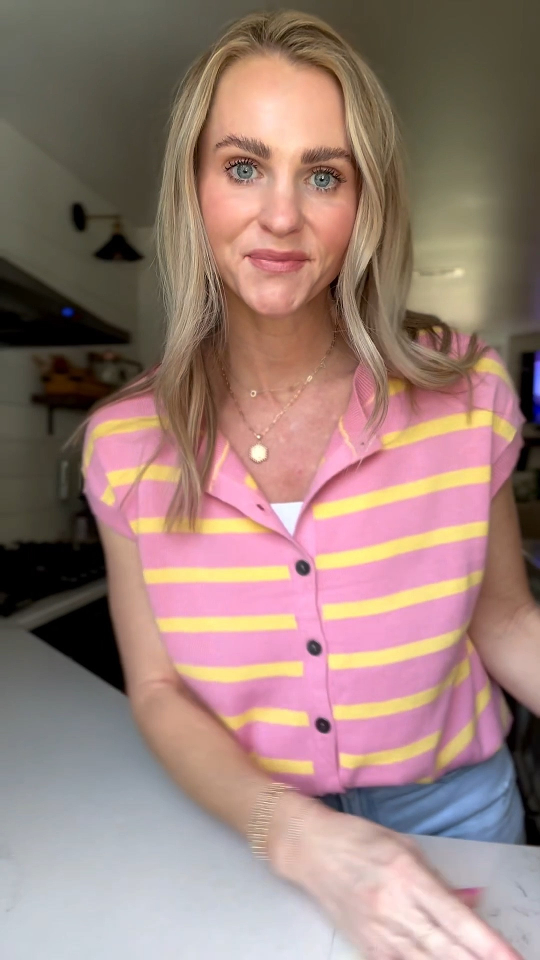 Adorable Amazon top😍 
5’7”/140 size medium 
So many color options! 

#LTKootd #LTKWorkwear #LTKOver40