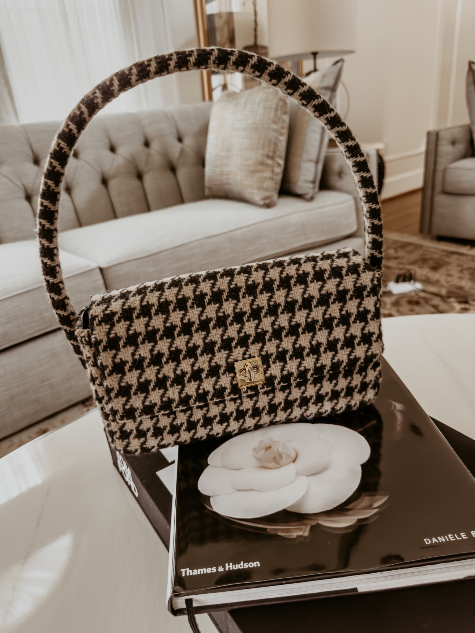 Classic & sophisticated!! Must have in any closet  

#LTKstyletip #LTKitbag