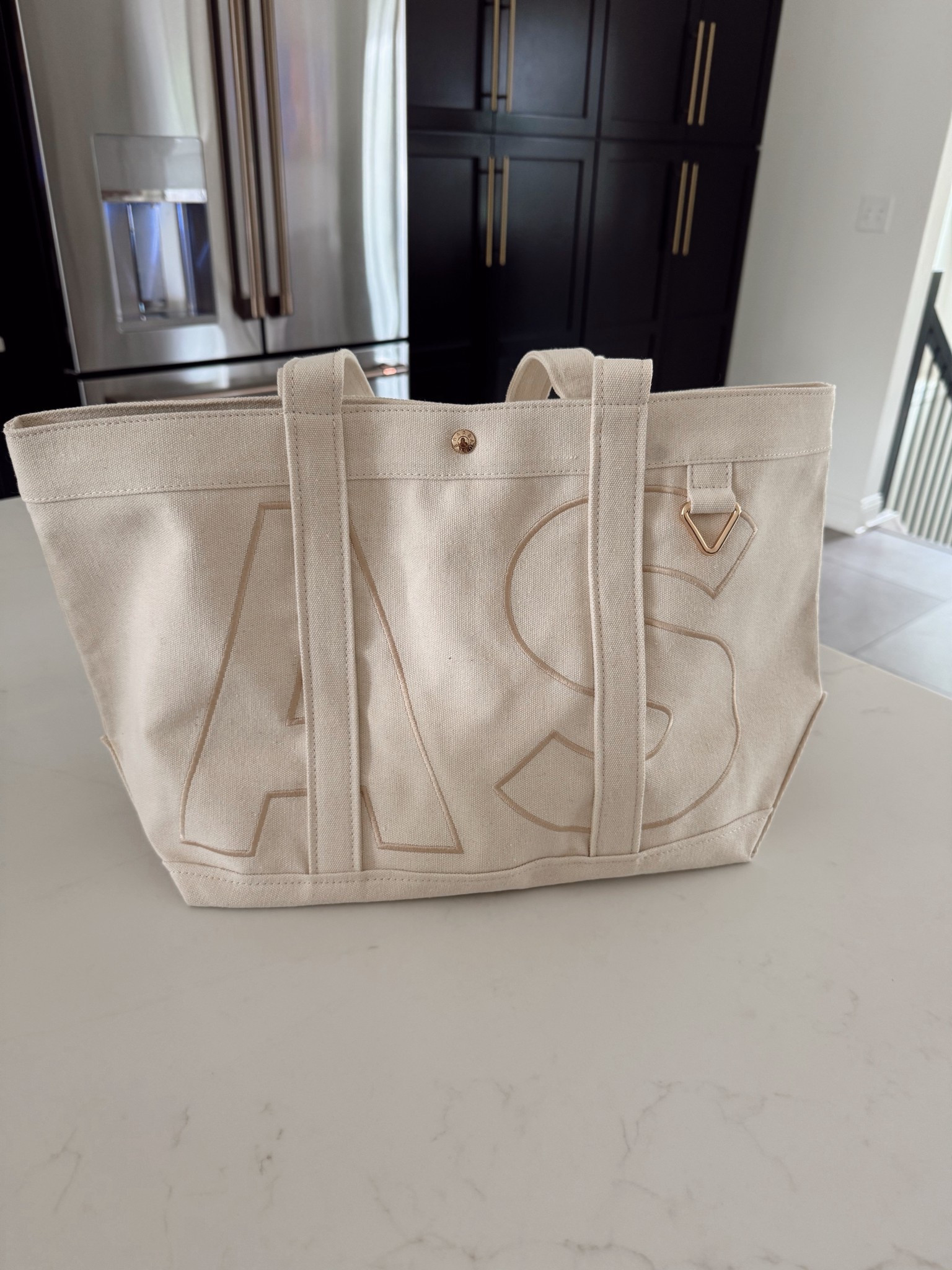 Custom totes 25% off from baublebar gift idea 

#LTKGiftGuide #LTKItBag #LTKHoliday