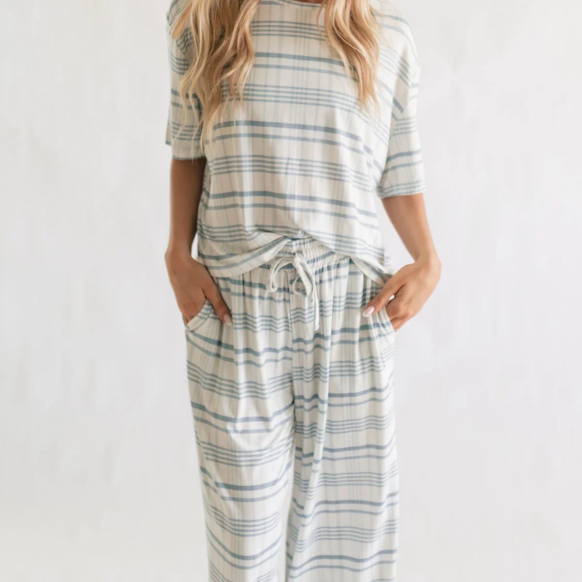 Women's T-Shirt and Pants Set in Blue Plaid | Silks Design