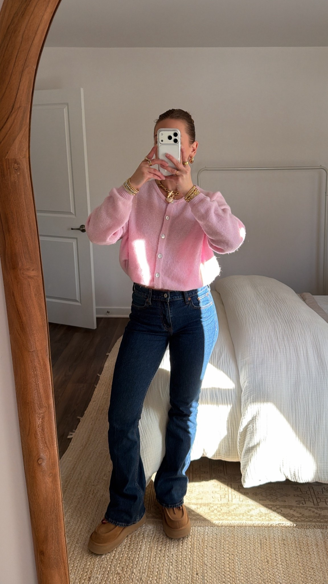 2/14/26 Casual Valentine’s Day outfit ❤️

Wearing my Abercrombie dark wash bootcut jeans (size 25R — I’m 5’4 for reference, perfect length with boots) styled with my American Vintage pink sweater (can’t link) and classic UGG boots. Easy, comfy, and still a little festive for V-Day.

#LTKgrwm #LTKootd #LTKValentine