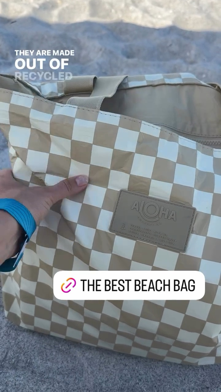 The ONLY beach bag you will ever need! ALOHA 💛💛💛

#LTKTravel #LTKdayinmylife #LTKmomlife