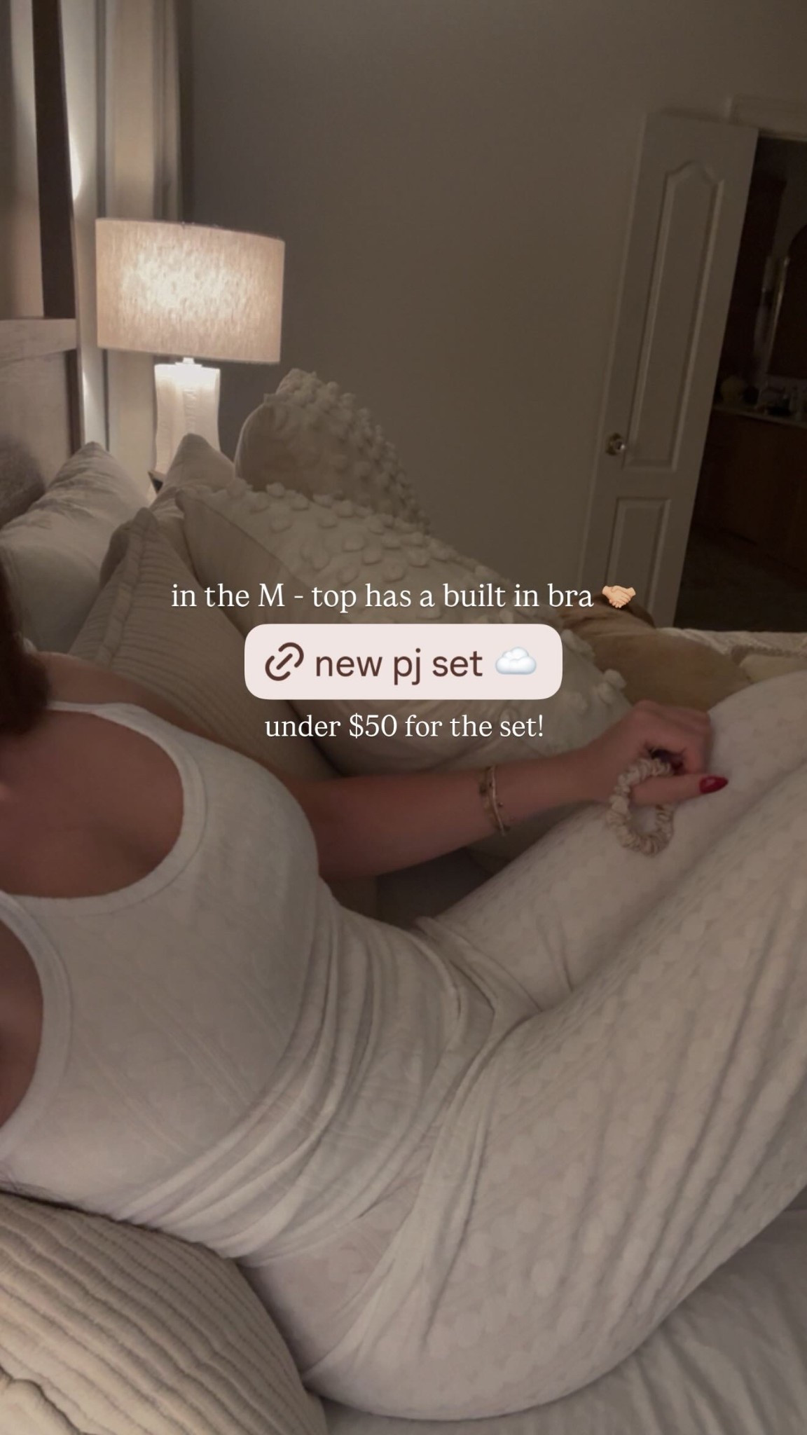 in the M - top has a built in bra 🤝🏼 under $50 for the set! @victoriassecret 🪽