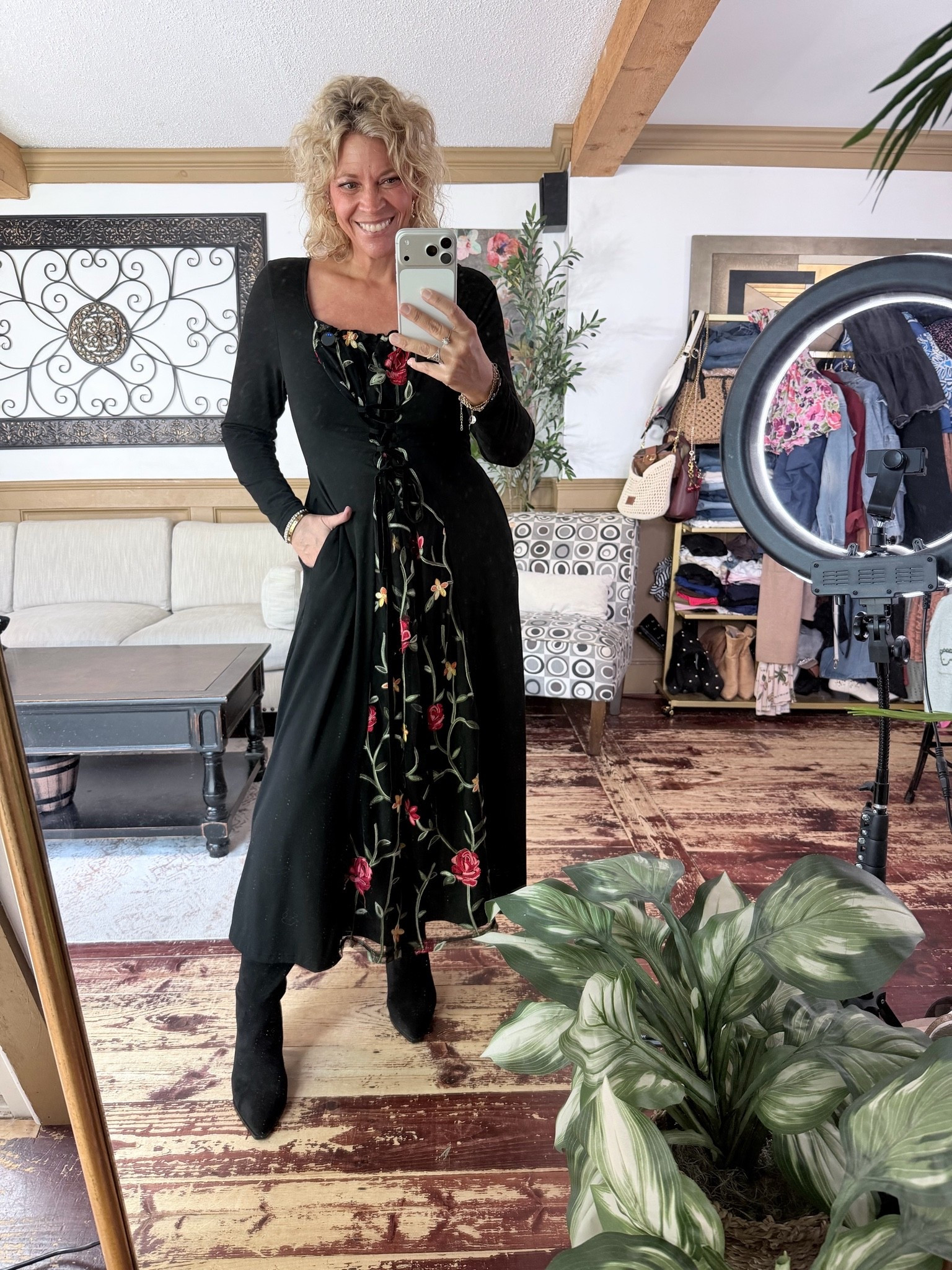Special event dress / fall family photo dress / renaissance dress- wearing size 10

#LTKSeasonal #LTKOver40 #LTKMidsize