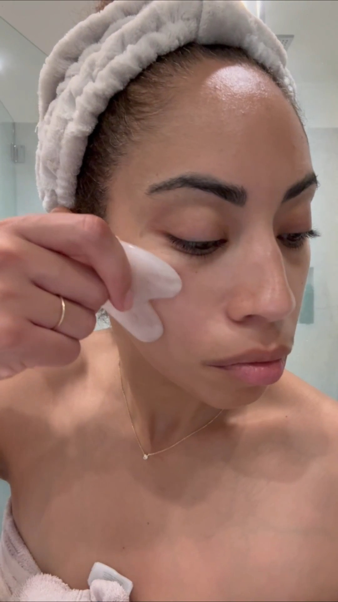 Sculpt, de-puff, glow ✨ Gua Sha boosts circulation & firms skin. #SkincareTools #FacialMassage #GlowingSkin #SelfCareRoutine 

#LTKselfcare #LTKBeauty #LTKgrwm