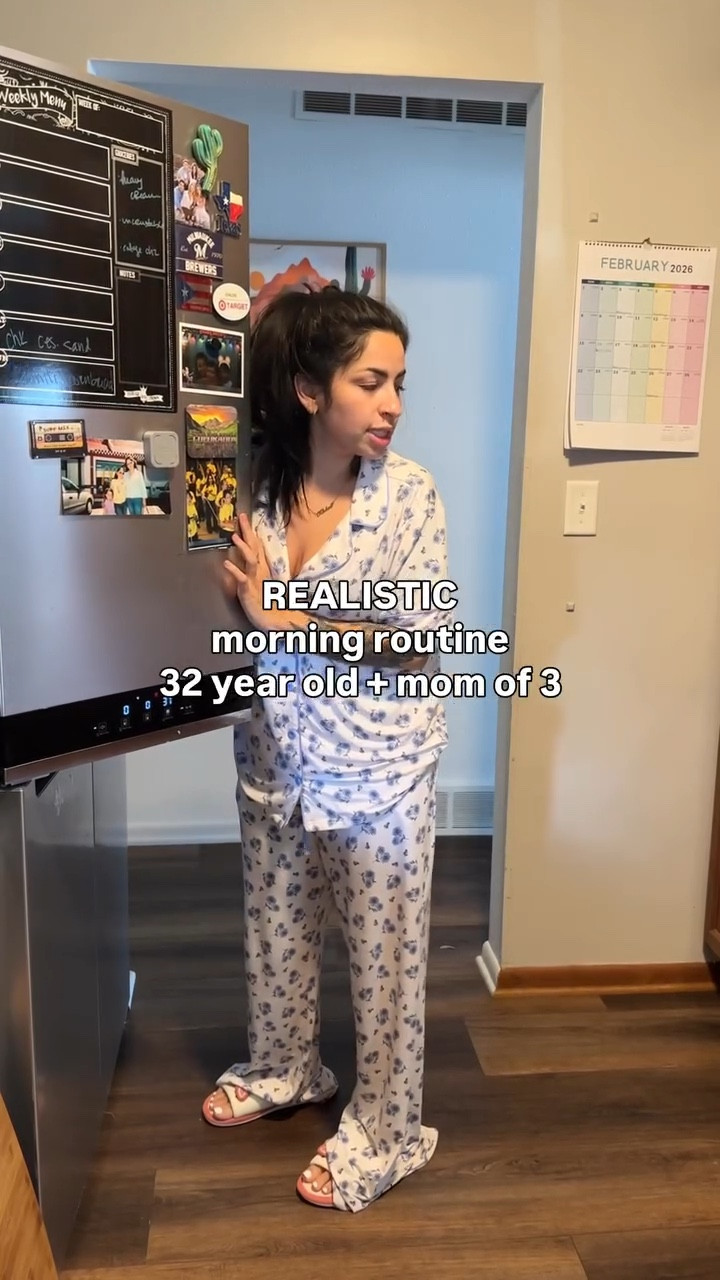 Realistic morning routine as a 32 year old mom of 3 🫶🏼 gotta squeeze in doing things for myself when i can, even if that means while the kids are eating breakfast 🍳 HAPPY JUSTIN BIEBER DAY!!! i hope you had a great weekend! 🤍

#motherhood #momofthree #parents marriedlife mom life, realistic motherhood, millennial mom, parents, marriage, girlhood