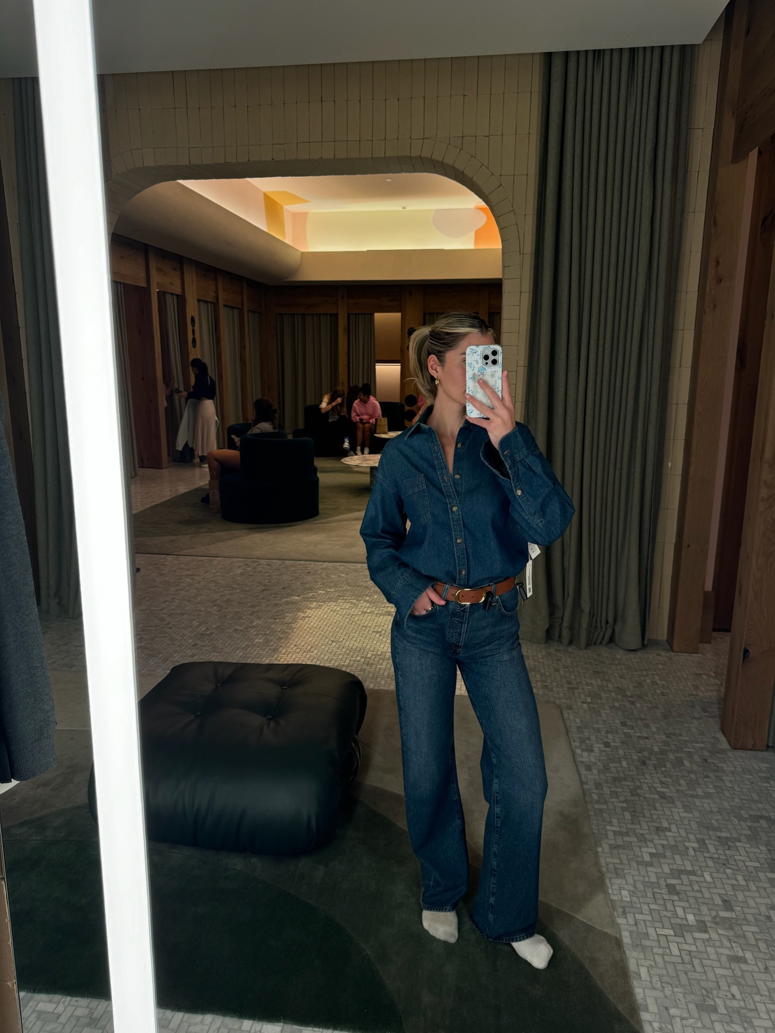 Aritzia Try On Haul!! Loving the denim in denim look!! wearing size 25 in jeans 

aritzia, try on haul, fall fashion, trendy fashion, aritzia too, aritzia jeans, aritzia fashion, chic style 

#LTKStyleTip