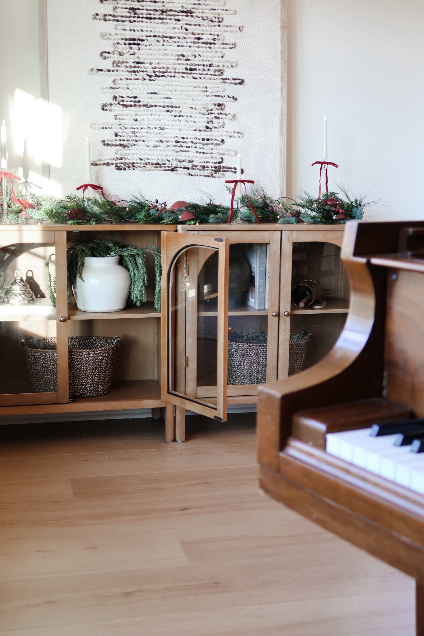 These cabinets from Wayfair are absolutely STUNNING! And ofc I styled them with my Getty wall art! Wayfair truly has everything you need to make a beautiful statement for the holidays!

@wayfair #AD #WayfairPartner #Wayfair