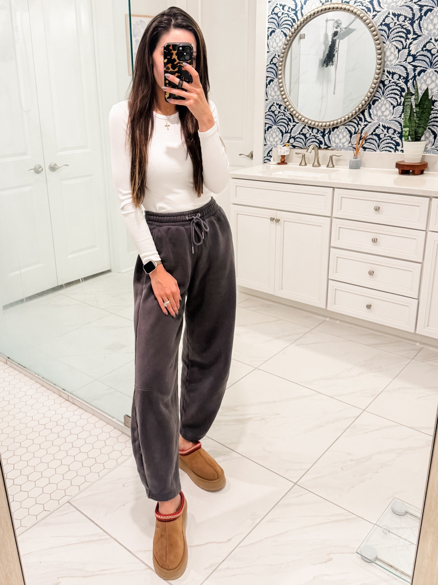 Wearing XS in both top and bottom. 



#LTKMidsize #LTKootd #LTKFindsUnder50