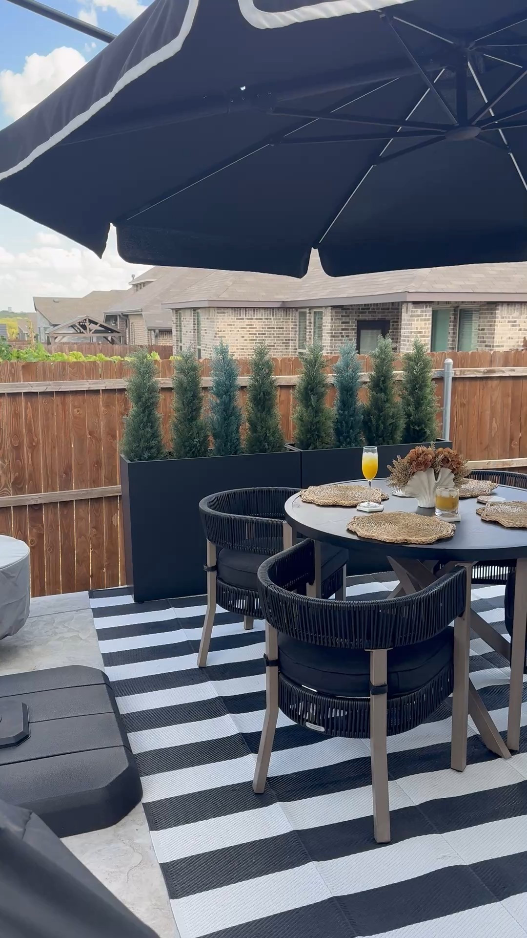 My Dream Patio! 😌

#LTKHome #LTKSeasonal #LTKSaleAlert
