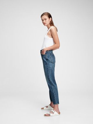 Sky High Rise Mom Jeans With Washwell&#x26;#153 | Gap (US)