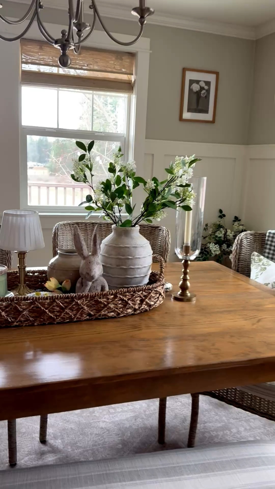 Pay attention to the details on the patina. 