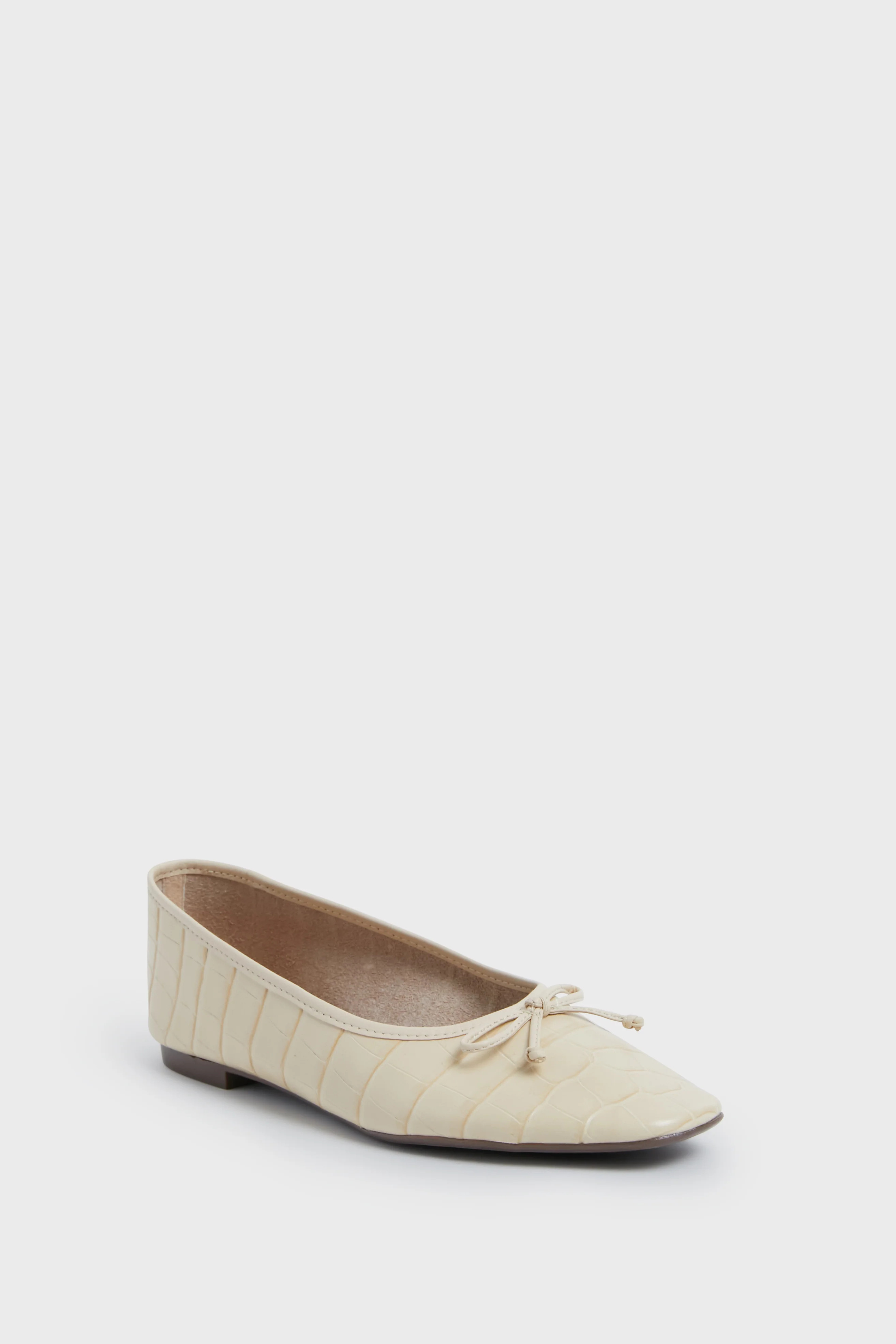 Eggshell Arissa Flats | Tuckernuck (US)
