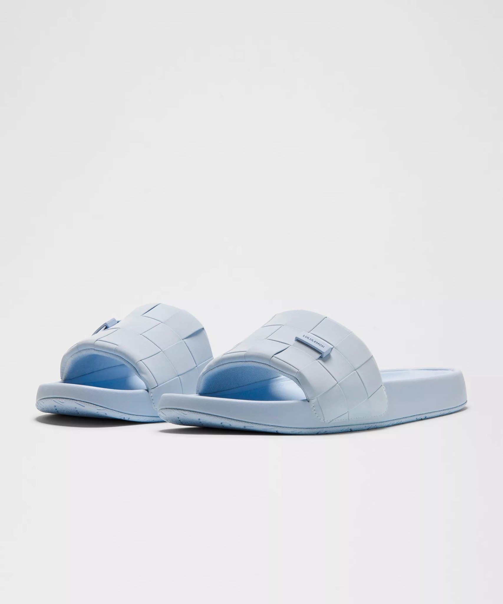 Slides
Lululemon
Baby blue 