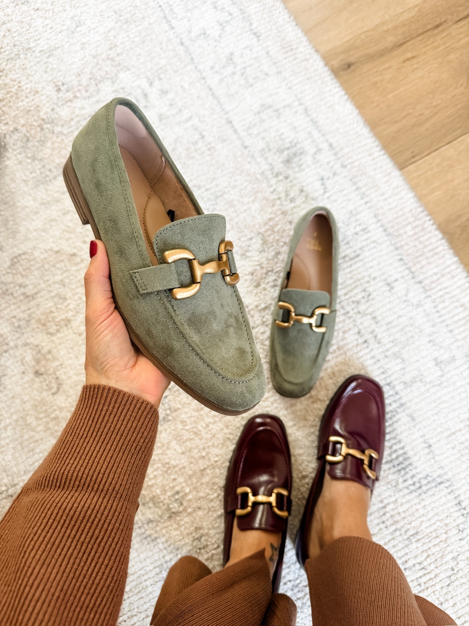 I cannot believe these green suede and burgundy leather loafers are Walmart finds! 😍 I love the horsebit detail! Such a classic shoe for an awesome price! 

Loverly Grey, Walmart, fall shoes, loafers, burgundy shoes, fall workwear, mules 

#LTKSeasonal #LTKStyleTip #LTKShoeCrush