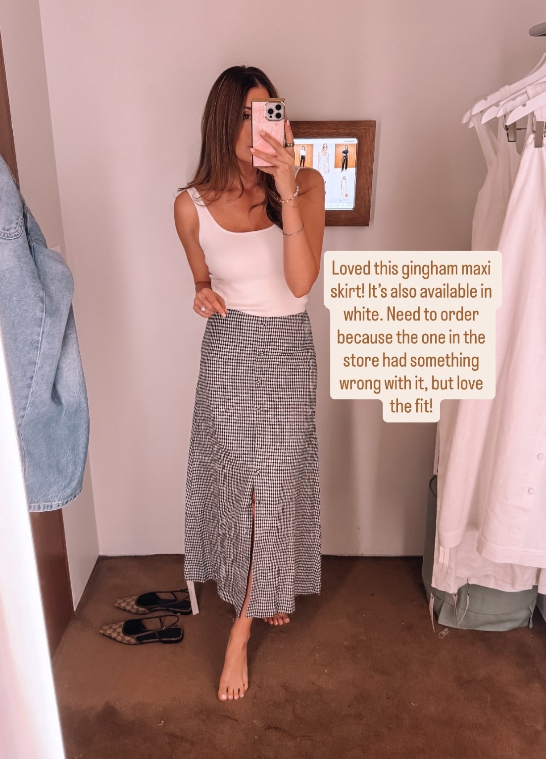 Size 0 in skirt (went down one) 