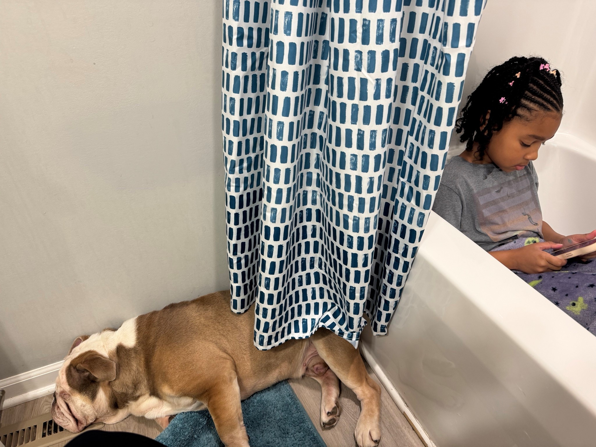 I kid you not, I’ve only been in the rest room two minutes before they got this comfortable 😆

#LTKdayinmylife #LTKmomlife