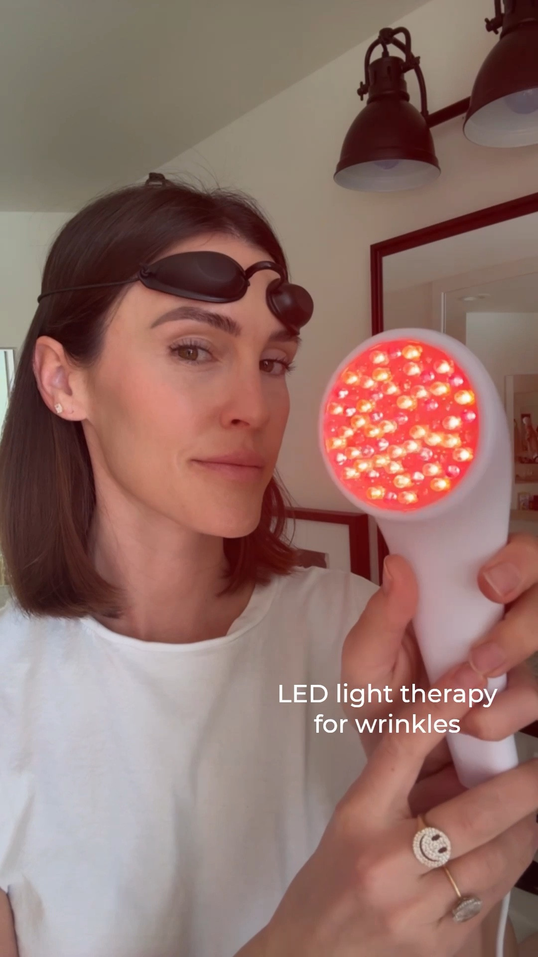 SKIN\ LED light wand for wrinkles🚨🚨 place it gently on your skin for 3 min/day. Move to different areas!

Skincare
Beauty
Non-toxic 

#LTKWatchNow #LTKBeauty