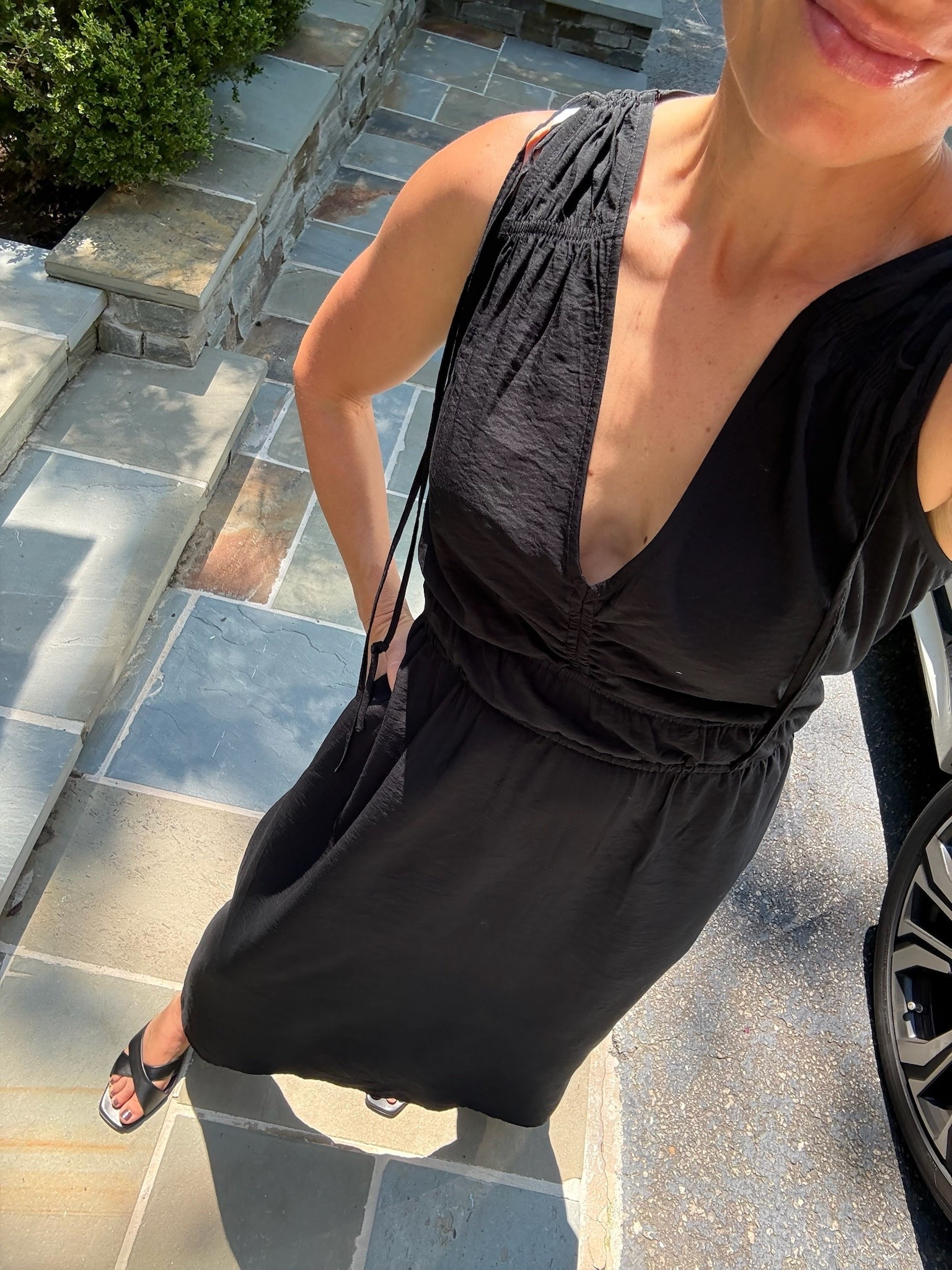 Love this midi dress! I have it in two colors. So flattering and comfortable!