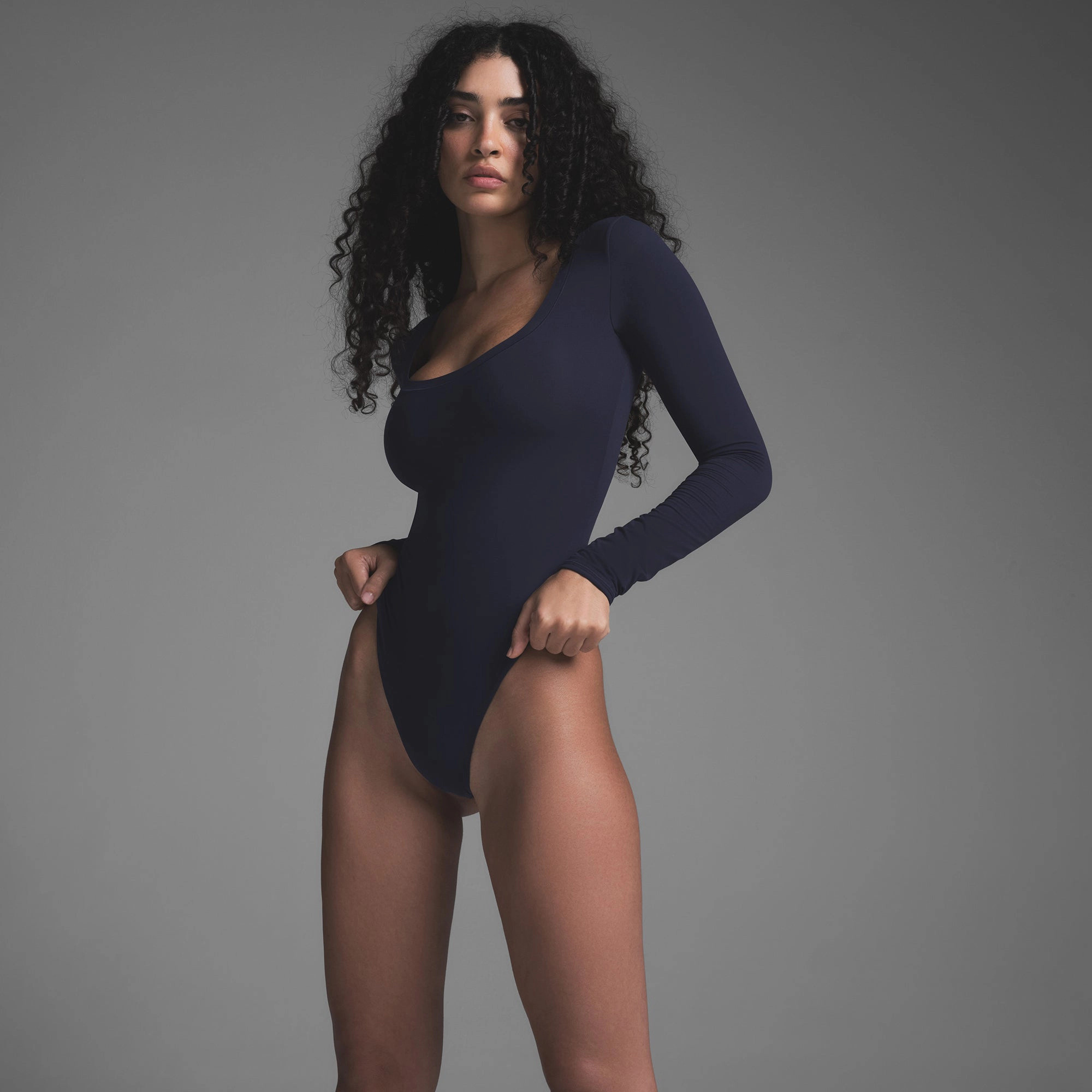 LONG SLEEVE SCOOP BODYSUIT | SKIMS (US)