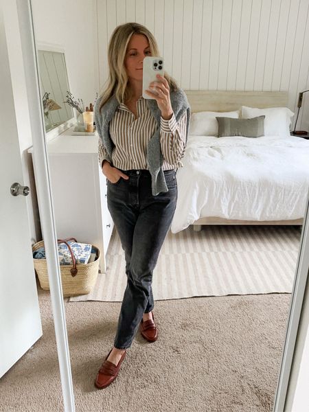 Casual fall outfit idea! PSA: this is your sign that it’s okay to be an outfit repeater! Living in these Levi’s (sized up 1 in this wash, could have squeezed regular size, but like the more relaxed fit here).

Sezane button up shirt (sized up 1 for less fitted look), sized down one in the Sezane loafers.

Gray sweater is last season from Evereve, but there are still a few left (and on sale). I’m in a small.

 

#LTKSeasonal #LTKsalealert #LTKstyletip