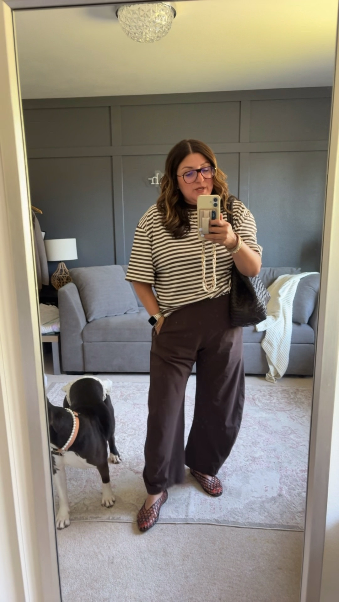 Today’s easy ootd:
Amazon tee - XL
Ruti pants - 14
Dice Vita jelly flats
Madewell tote
@Madewell @Ruti @Noonday Collection @Quince

#LTKSaleAlert #LTKMidsize #LTKOver40