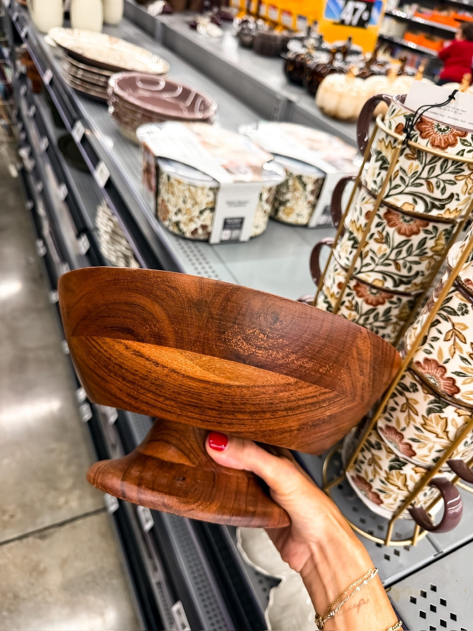 A wood footed bowl adds so much warmth and texture to a room without needing a lot of styling. I love it filled with seasonal stems or decorative objects, but the shape is pretty enough to leave empty on a coffee table or console too.

wood footed bowl, decorative bowl, wood home decor, coffee table decor, console table decor, fall home decor, neutral home decor, organic modern decor, home styling, seasonal decor, TheMomInStyle

#LTKSeasonal #LTKHome #LTKdayinmylife