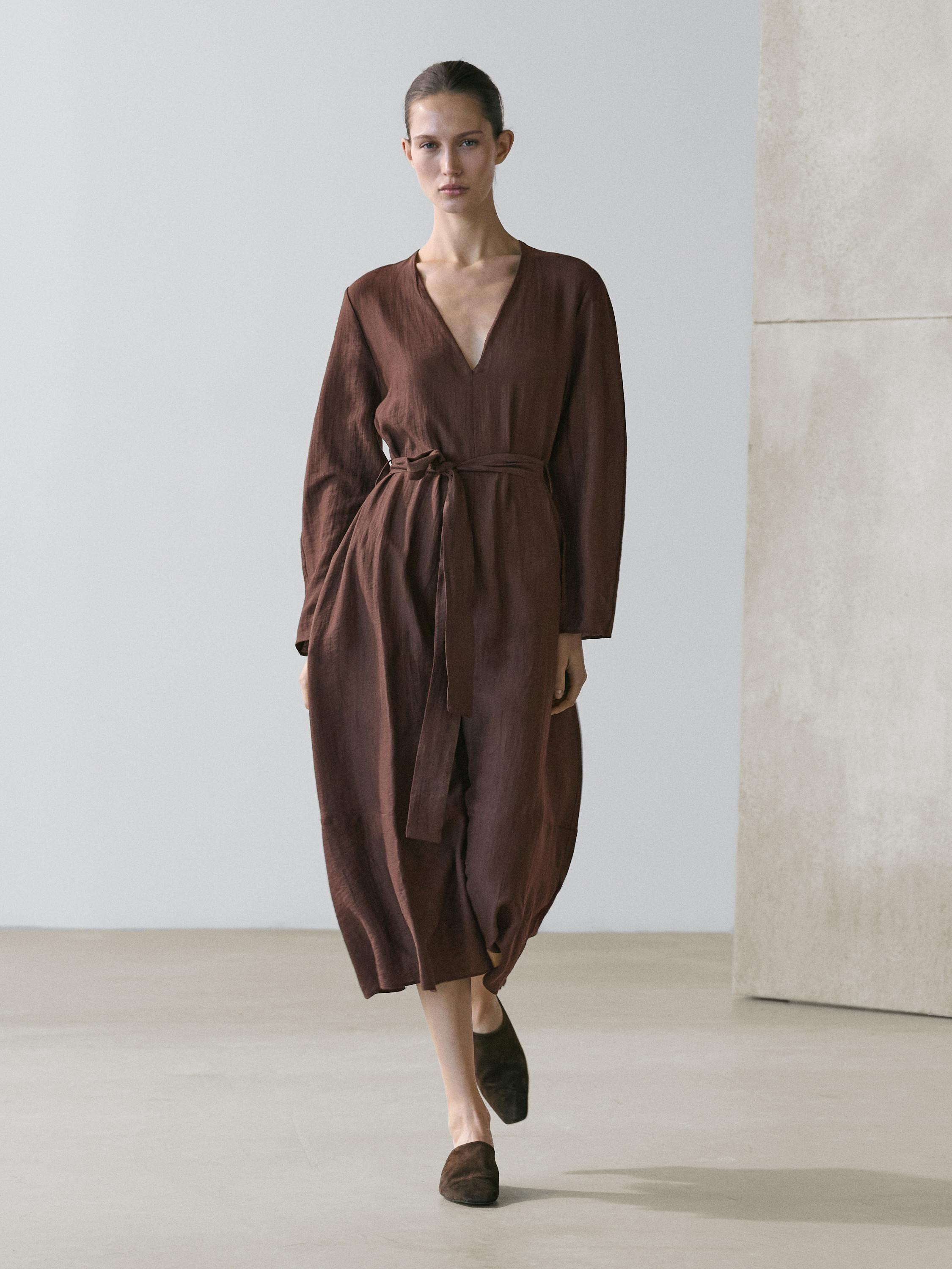 Flowing linen blend midi dress with belt | Massimo Dutti US