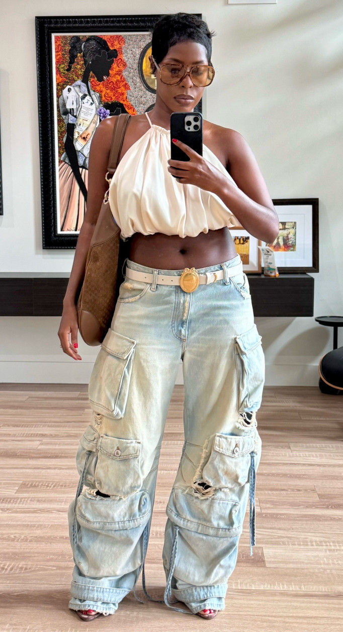 Spring #OOTD

Easy, go-to uniform: cute top, cargo pants, and sandals! 

Top is linked from Zara 

 #LTKootd #LTKSeasonal #LTKU