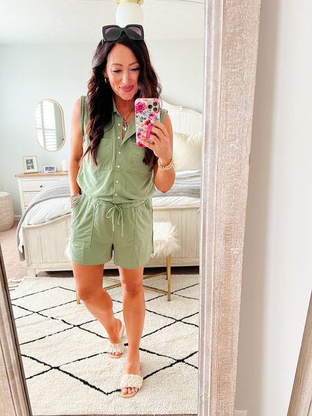 • size medium romper but more true to size! I sized up one for pregnancy 
• sized up 1/2 size in sandals 

Maternity style

#LTKSeasonal #LTKbump #LTKunder50