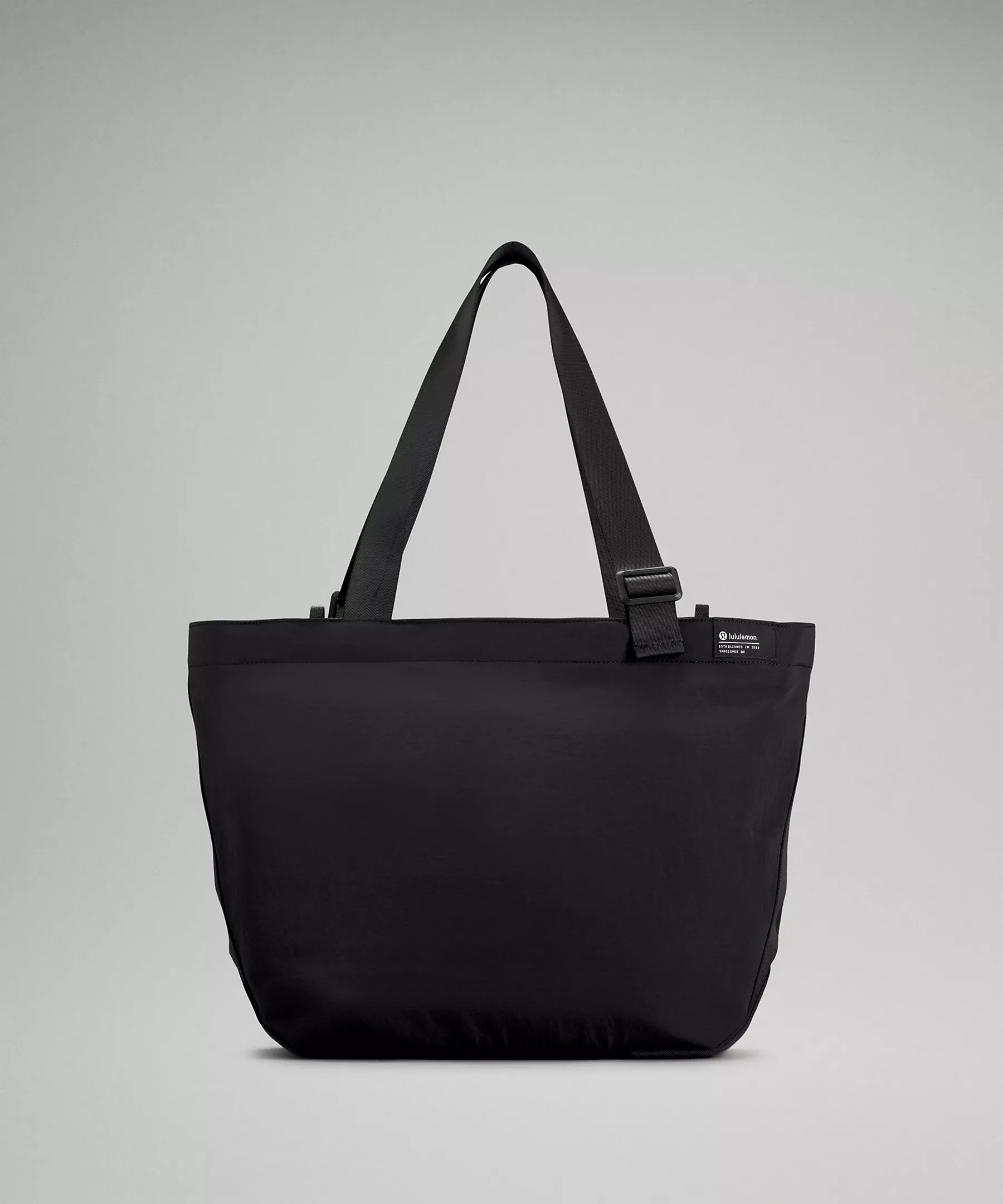 Clean Lines Tote Bag 22L | Unisex Bags,Purses,Wallets | lululemon | Lululemon (US)